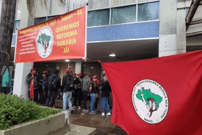 MST faz protestos contra ‘lentidão' e ‘incapacidade' do governo Lula no processo de reforma agrária