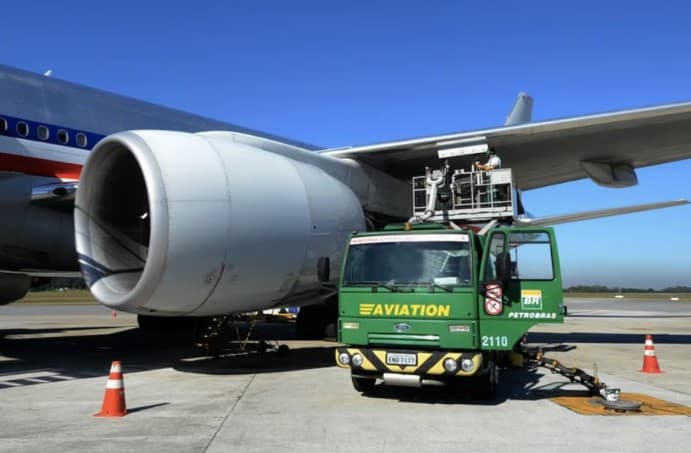 Petrobras aumenta preço do querosene de aviação em 5,3%