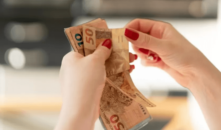62% dos brasileiros sofrem estresse por medo de perder fonte de renda