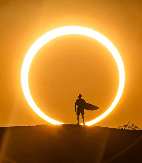 FOTOS: Campeão olímpico Italo Ferreira faz ensaio fotográfico incrível durante eclipse solar anular