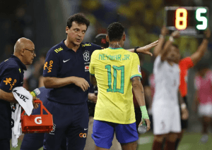 VÍDEO: Torcedor joga pipoca em Neymar após empate decepcionante entre Brasil e Venezuela