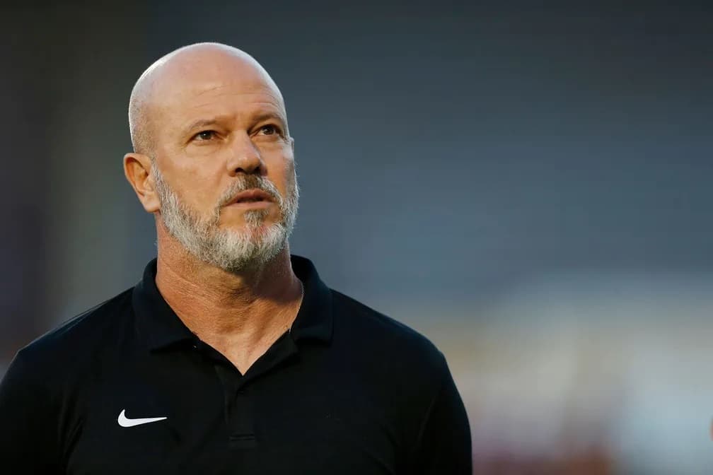 Brasileiro é anunciado como novo técnico da seleção da Bolívia