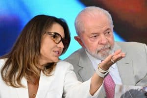 Sem cargo, mas com gabinete no Planalto, Janja tem agenda de vice-presidente