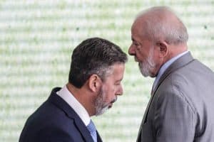 Presidente perde força, e pressão do Congresso é novo normal da política brasileira