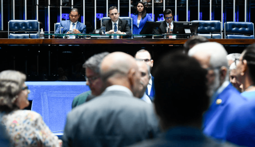 Reforma tributária é aprovada em segundo turno no Senado; texto volta para a Câmara