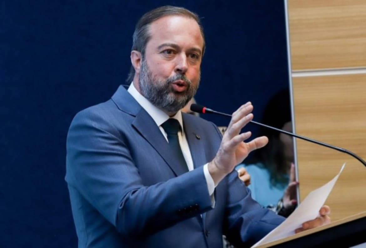 Está na hora de puxar a orelha da Petrobras, diz Alexandre Silveira