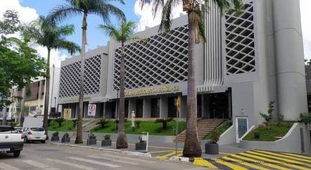 Advogado falta a audiência e justifica que tinha encontro para fazer sexo