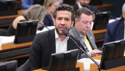 Ex-assessor diz que Janones pediu a funcionários vaquinha para arrecadar R$ 200 mil para campanha