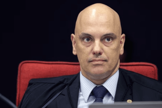 Moraes manda PF apurar fake news contra ele próprio