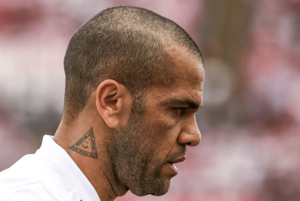 Tribunal de Barcelona encaminha Daniel Alves a julgamento por crime de agressão sexual