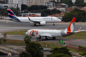 Latam e Gol viram alvo de inquérito por preço combinado de passagens
