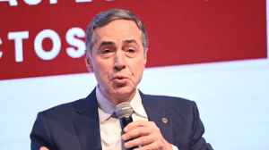 Criminalizar aborto é uma “má” política pública, diz Barroso