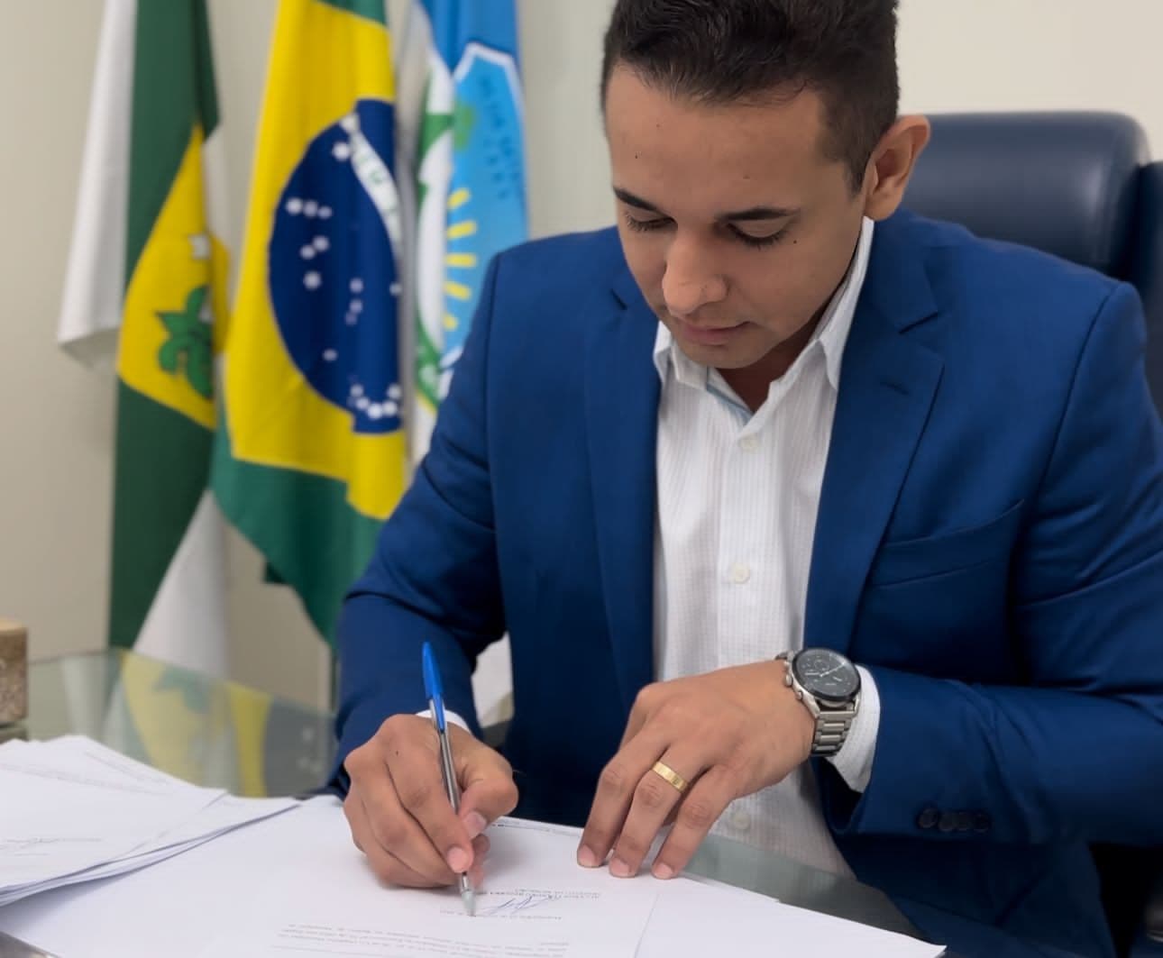 Allyson sanciona projetos que garantem concursos com mais de 500 vagas em Mossoró