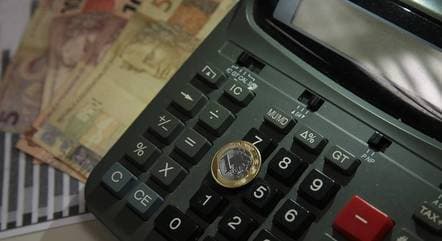 Setores com desoneração na folha de pagamento contrataram 800 mil a mais do que segmentos reonerados