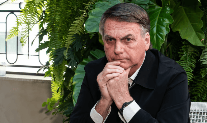 Sem citar Moraes, Bolsonaro critica arbitrariedades e elogia manifestação
