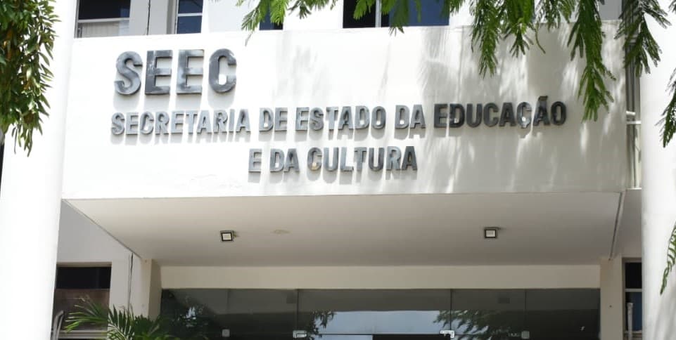 Cerimonial da Secretaria Educação do RN tem sete professores em desvio de função, com nove vínculos ativos, denuncia sindicato.