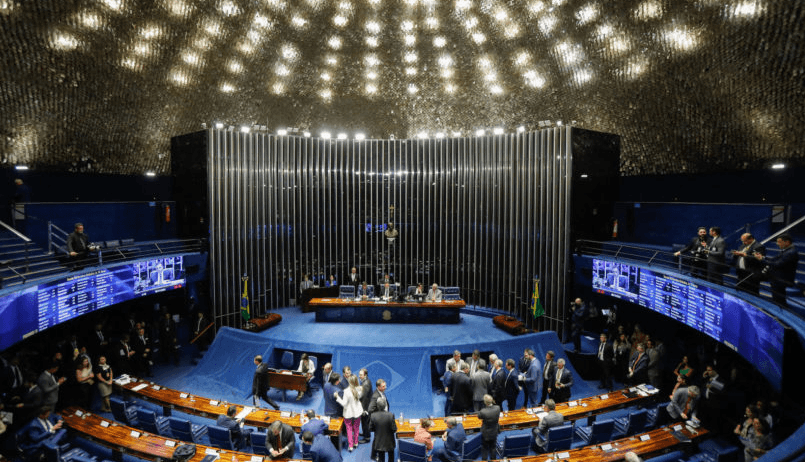 Senado adia a votação da PEC que limita decisões individuais do STF para quarta-feira (22)