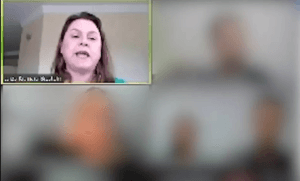 VÍDEO: Aos gritos, juíza de SC repreende e obriga testemunha a falar: ‘o que a senhora deseja, excelência?'