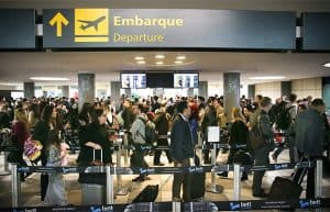 Passagens aéreas atingem maior valor em 13 anos com demanda em alta e combustível ainda caro