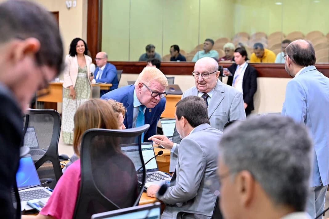 Deputados reagem a nota de Fátima. "Governadora tenta se confundir com o o rei francês Luís XIV, que afirmava: “O estado sou eu, diz a rainha, mas ela não é o estado, é governo"
