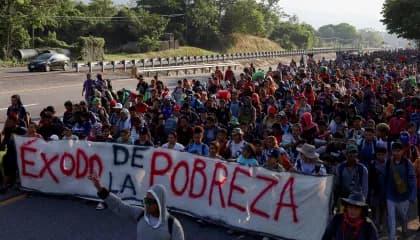 Mais de 11 mil migrantes esperam em acampamentos no México para tentar entrar nos EUA