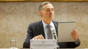 Saudamos a chegada de Dino ao STF com muita alegria, diz Barroso