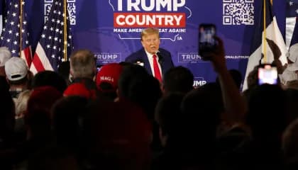 Trump ataca adversários em disputa por indicação republicana nos EUA