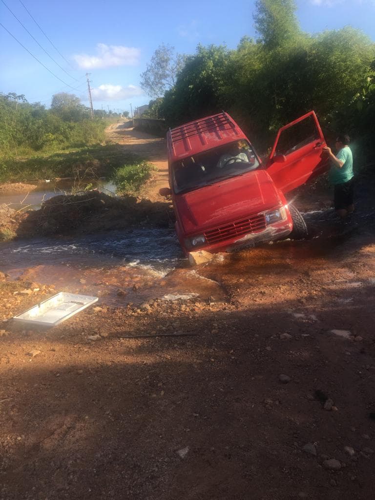 FOTOS: Ponte do Vigário completa 10 dias alagada com prejuízos a motoristas e moradores de Macaíba