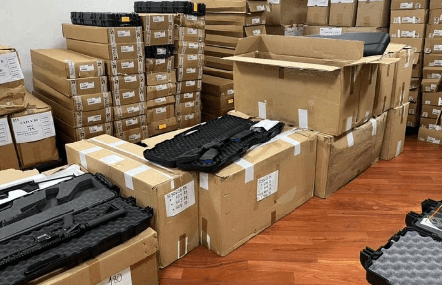 Raspagem e marca falsa: como 43 mil armas foram vendidas para PCC e CV; esquema foi descoberto pela PF