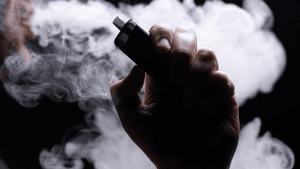 Anvisa vai abrir consulta pública para revisar proibição de cigarros eletrônicos no Brasil