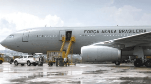 Avião da FAB decola para resgatar brasileiros de Gaza