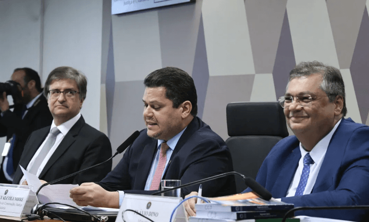 CCJ do Senado aprova indicações de Flávio Dino ao STF e Paulo Gonet para a PGR