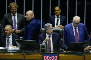 Câmara dos Deputados aprova reforma tributária após 30 anos de análise