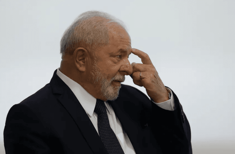 Principais empresas de pesquisa do país indicam queda na popularidade de Lula em 2023