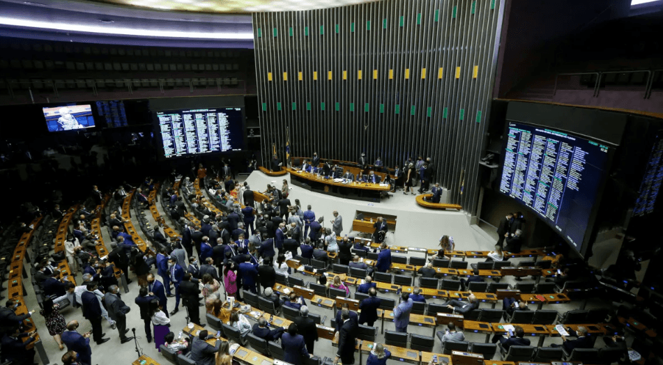 Comissão aprova Orçamento de 2024 com incremento em emendas parlamentares e redução do PAC