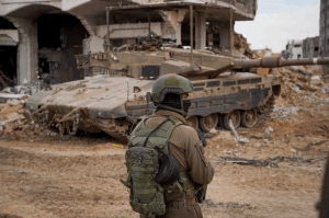 Israel afirma que Hamas violou acordo de trégua e anuncia retomada do combate