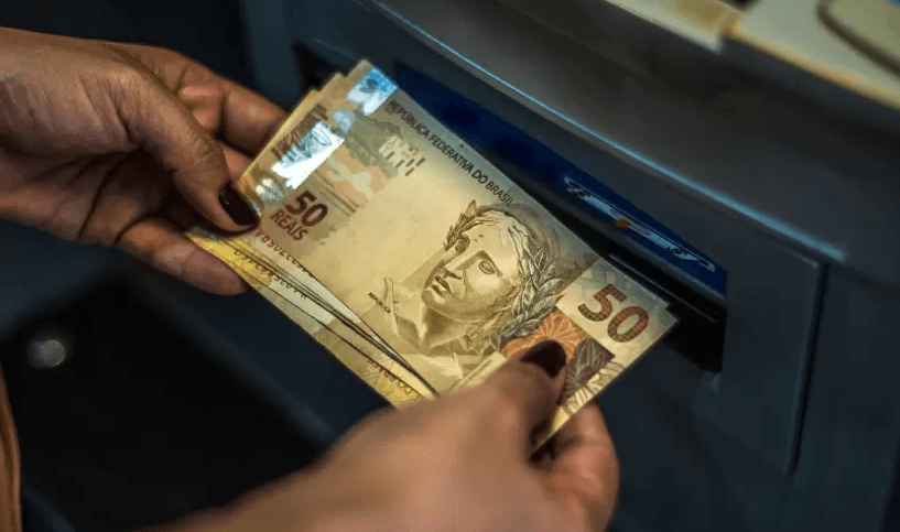 Salário mínimo em 2024 será de R$ 1.412