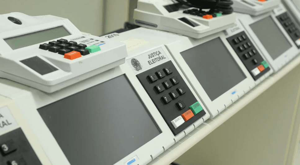 Teste da urna eletrônica termina no TSE com 35 planos de ataque aos sistemas de votação