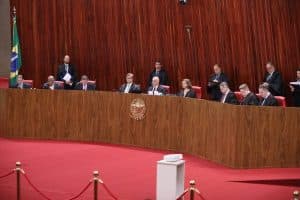Municípios se aproximam de eleições investindo mais do que estados e União, aponta Tesouro