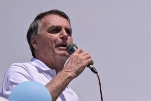 ‘Posso ser horrível, mas o outro é péssimo', diz Bolsonaro para criticar Lula