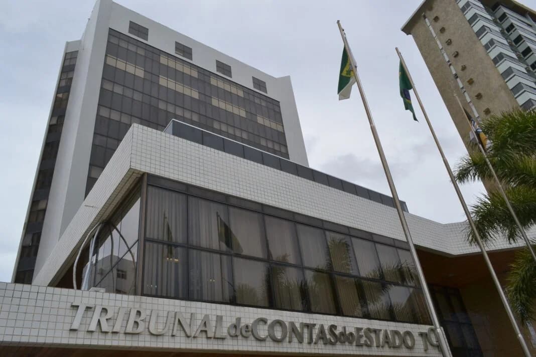 Servidores do RN protestam contra decisão do TCE sobre aposentadoria de não concursados