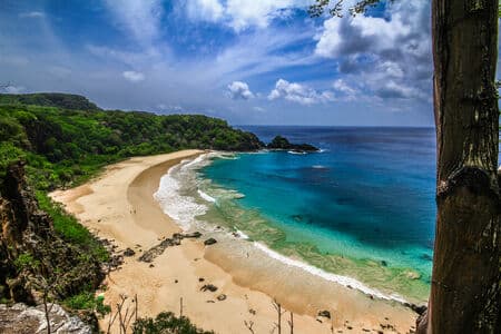 Praia do Sancho, em Fernando de Noronha, é eleita melhor praia do mundo pela 7ª vez
