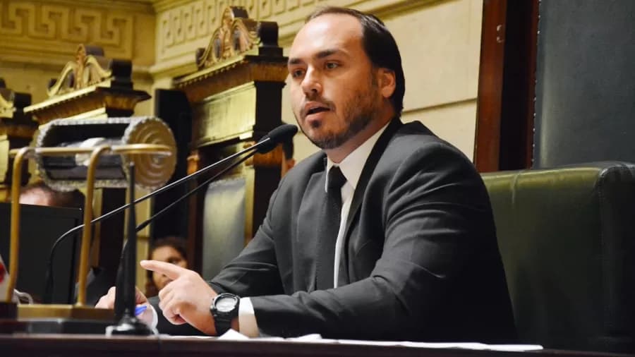 Carlos Bolsonaro é alvo da PF em investigação sobre ‘Abin paralela'