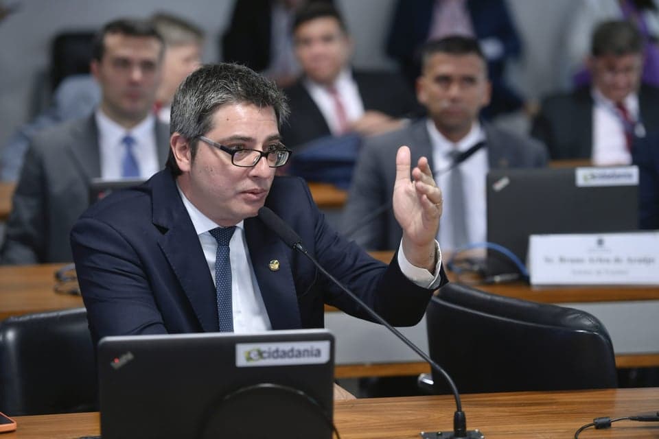 Líder do PL no Senado fala em “ato pela democracia relativa”