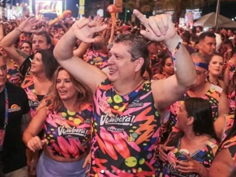 MP pede investigação contra ministro de Lula após foto em Carnaval fora de época em Aracaju