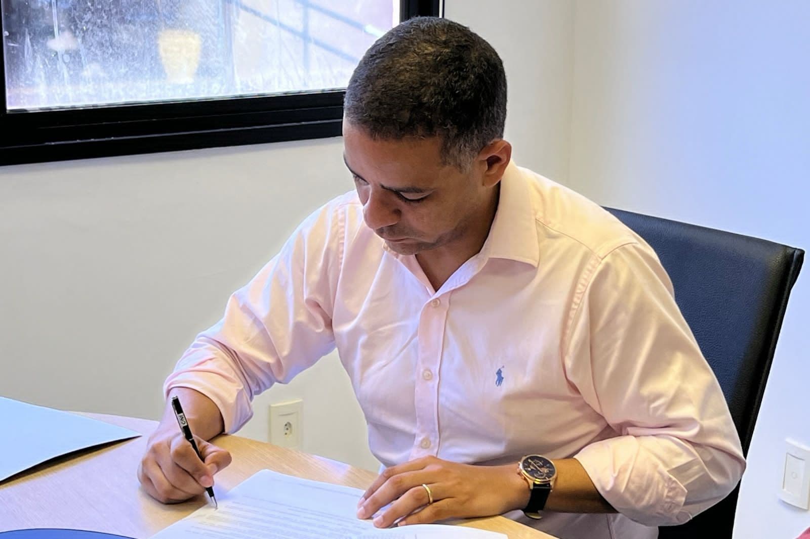 Wolney França assina portaria que garante a convocação de novos servidores para a Câmara de Parnamirim