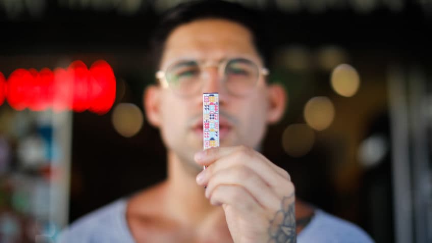 Uso de cigarros eletrônicos aumentou 600% em 6 anos, diz Ipec