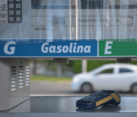 Gasolina no Brasil está 6% mais cara do que no mercado internacional, diz Cbie
