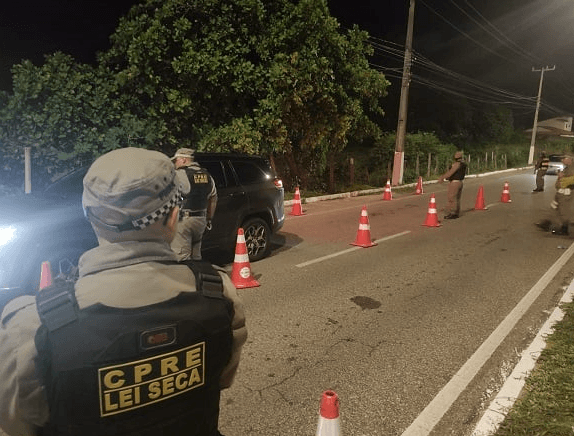 BLITZ: Lei Seca notifica dezessete condutores e prende quatro no litoral Sul do RN