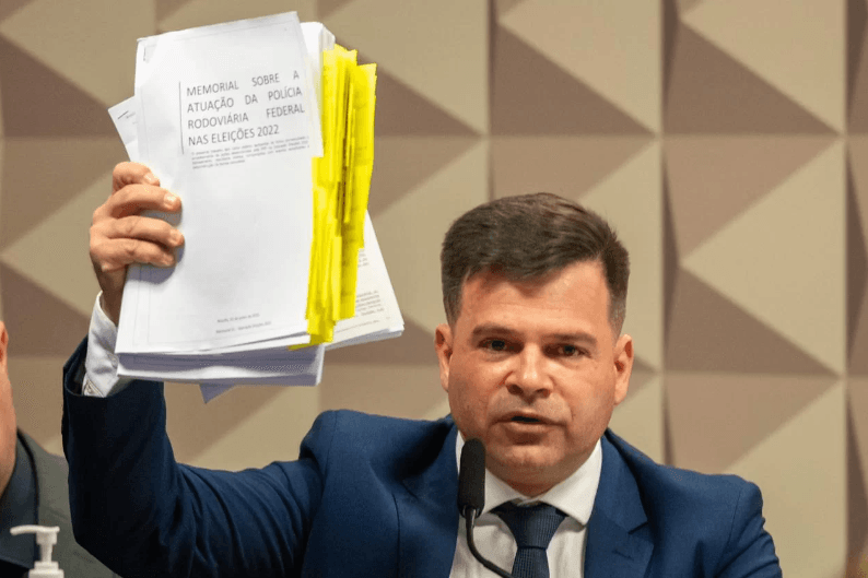 Técnicos da CGU isentam ex-diretor da PRF de improbidade por suposto favorecimento a Jair Bolsonaro na eleição de 2022
